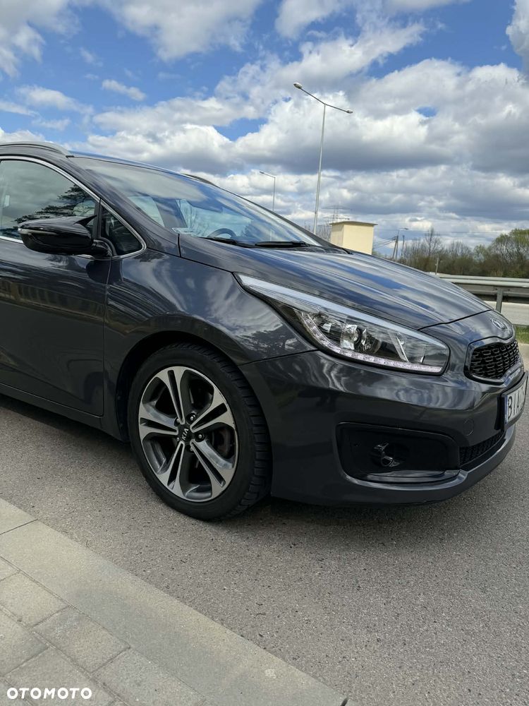 Kia Ceed 1.6 CRDi 136 ISG Platinum Edition - 13