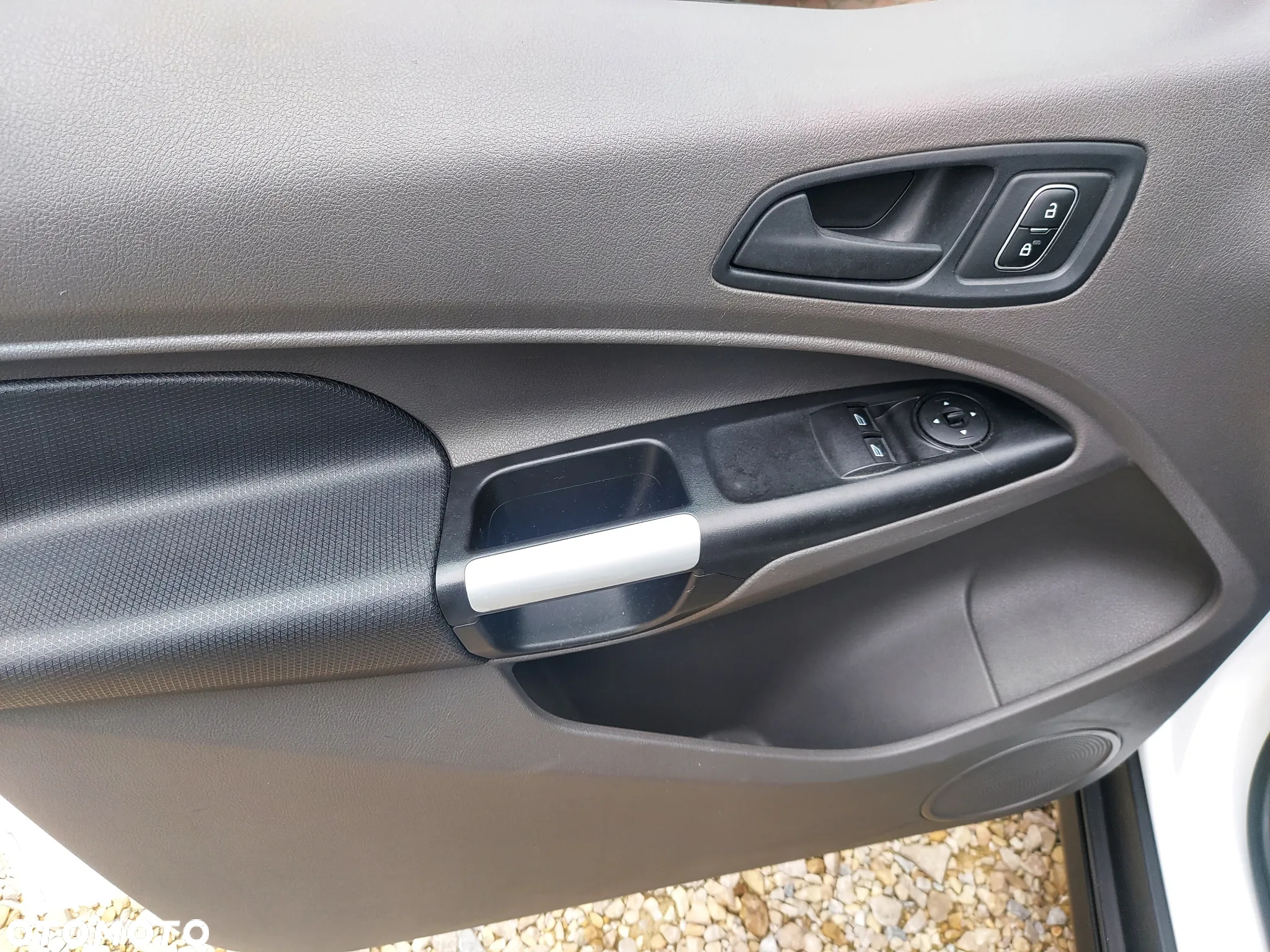 Ford Transit Connect - 16
