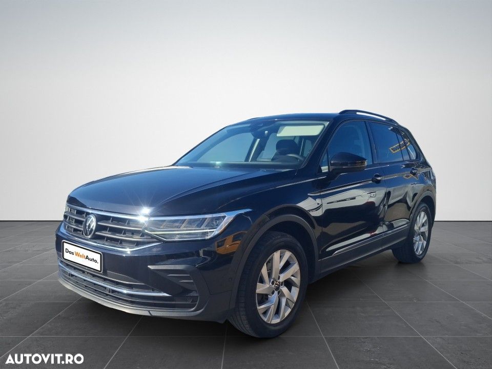 Volkswagen Tiguan - 1