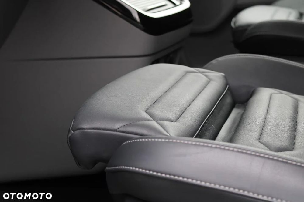 Ford Tourneo Custom 2.5 PHEV CVT 340 L2 Titanium X - 22