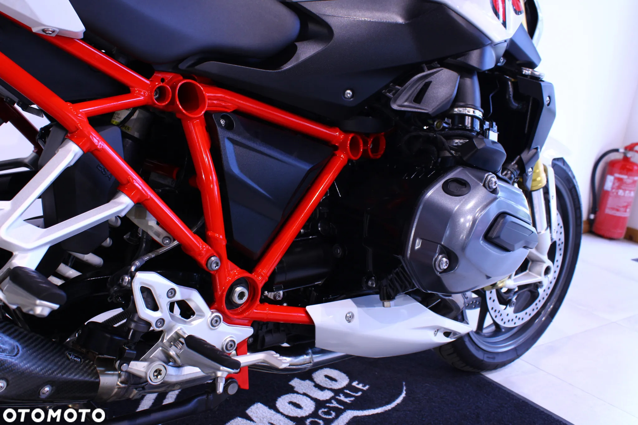 BMW R - 19