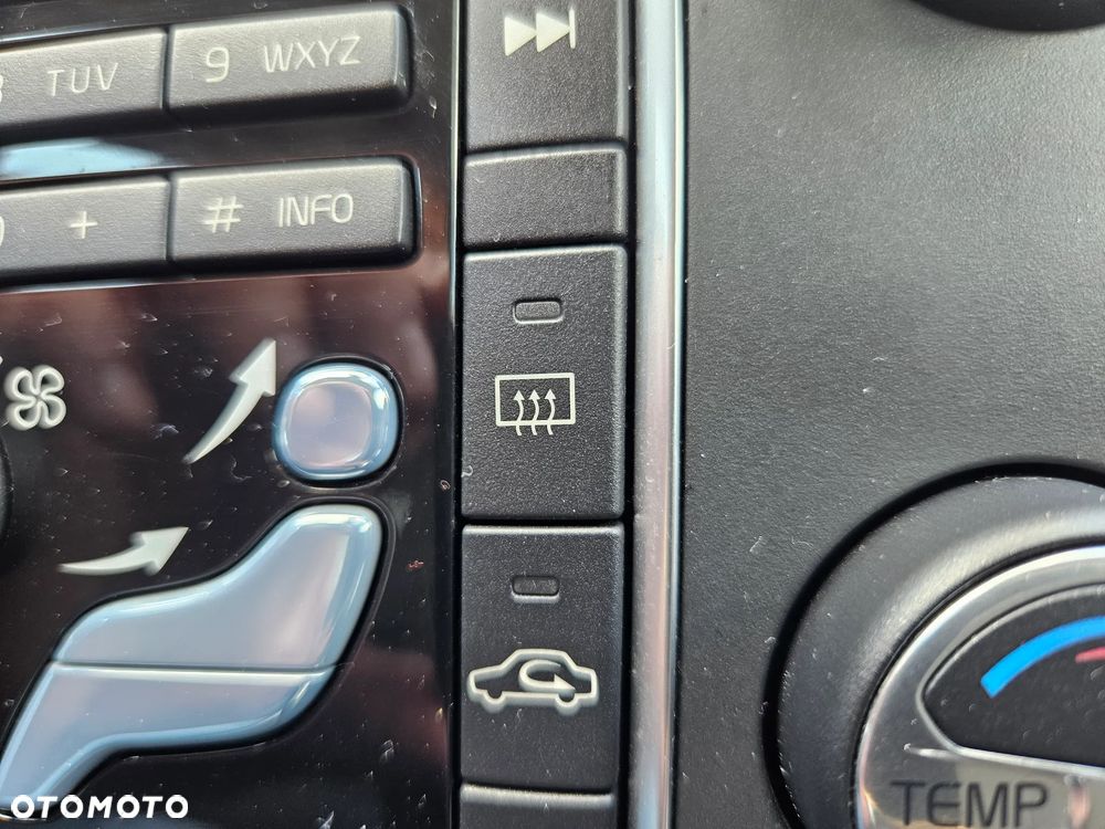 Volvo XC 60 D4 Drive-E Momentum - 19