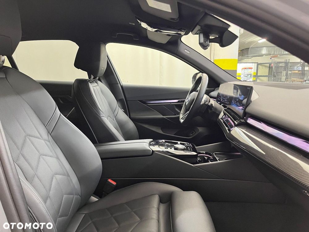 BMW Seria 5 520d xDrive mHEV M Sport - 41