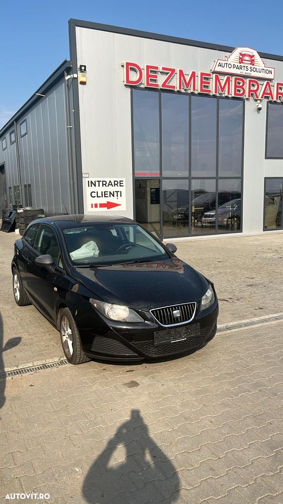 Dezmembram Seat Ibiza 1.2 benzina din 2011 - 1