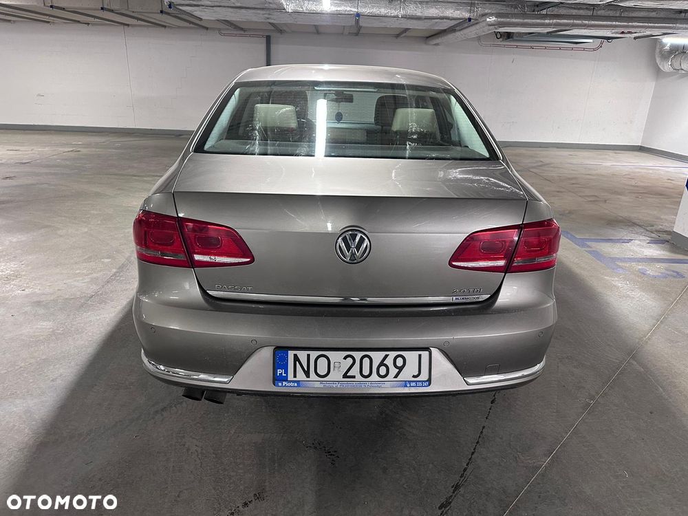 Volkswagen Passat 2.0 TDI Comfortline - 8