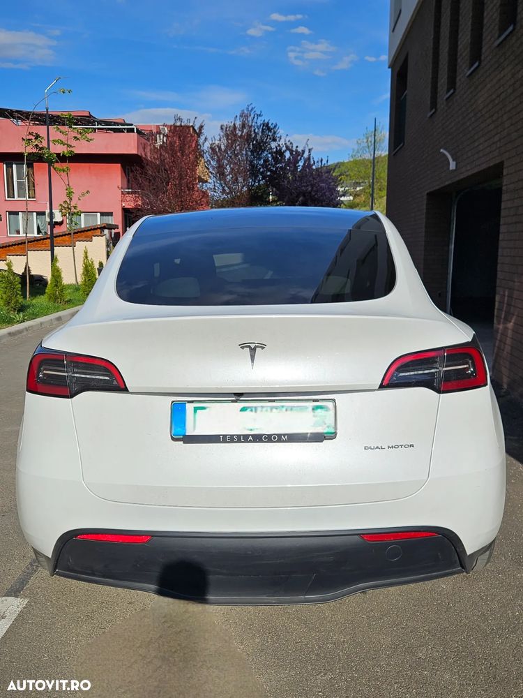 Tesla Model Y AWD Performance - 3