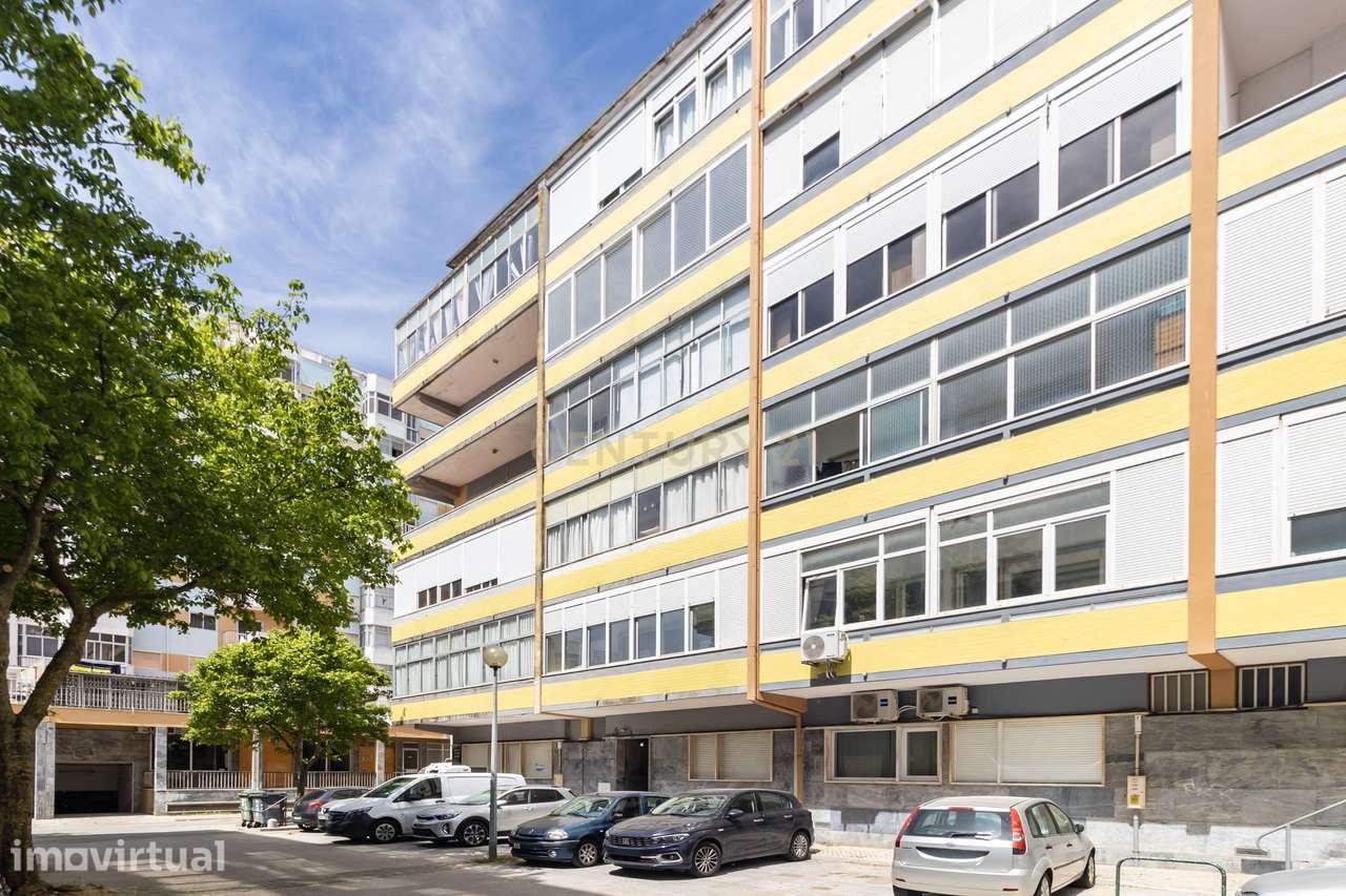 Apartamento T2 para arrendamento no centro da Costa da caparica, Luz. - Grande imagem: 2/41