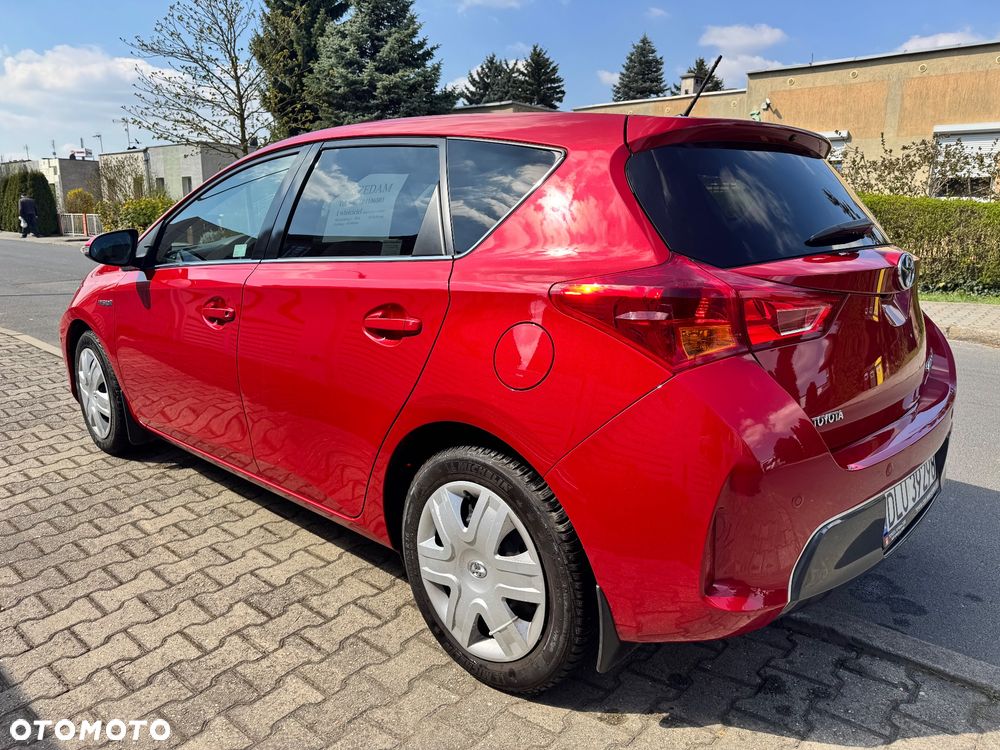 Toyota Auris ver-1-8-hsd-luna - 10