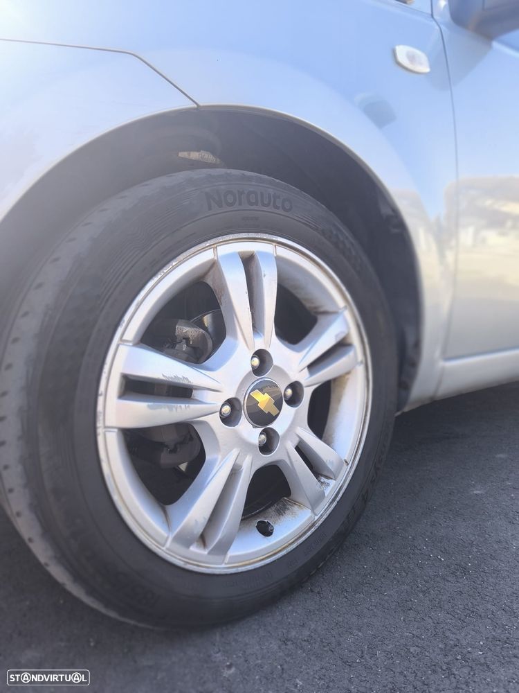 Chevrolet Aveo 1.2 LT Bi-Fuel - 35