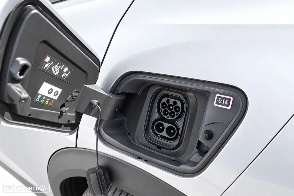 Peugeot e-2008 50 kWh GT - 11