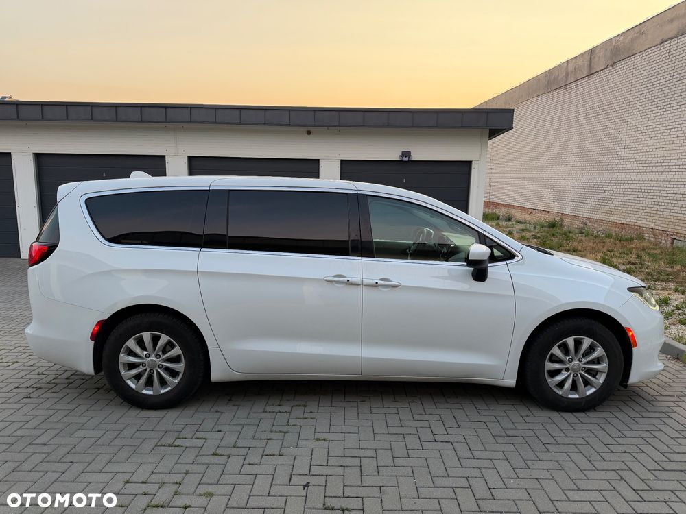 Chrysler Pacifica - 7
