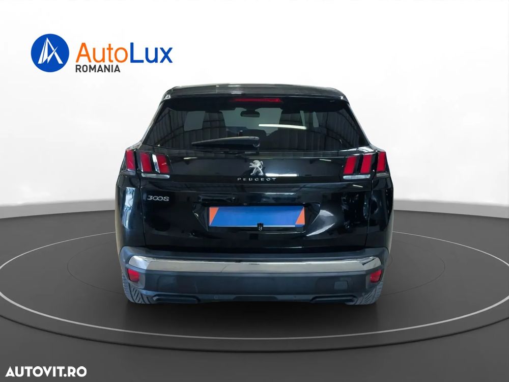 Peugeot 3008 1.2 PureTech S&S EAT8 Allure - 4