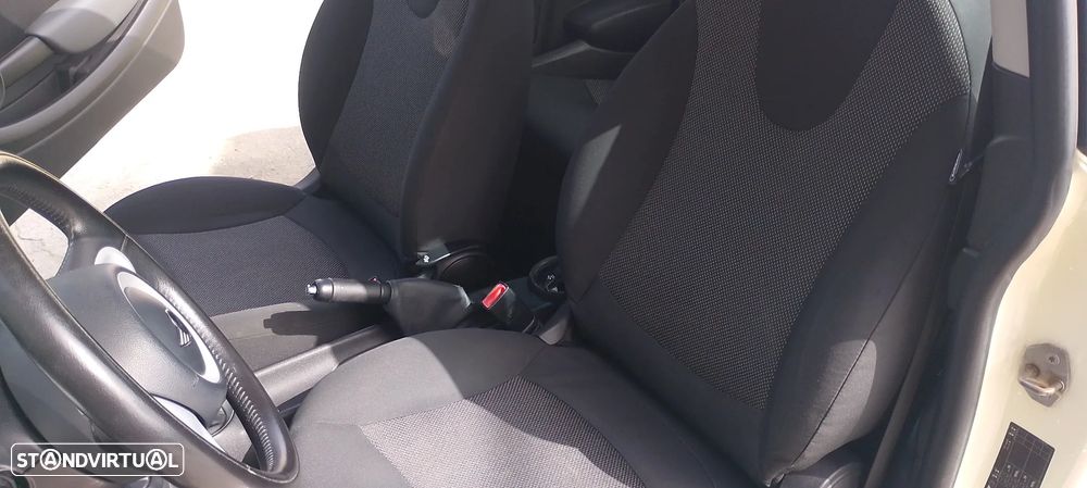 MINI 3 Portas One D - 14