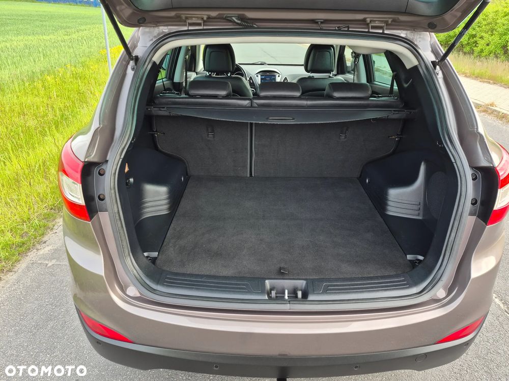 Hyundai ix35 2.0 CRDi 4WD Automatik Fifa World Cup Gold Edition - 12
