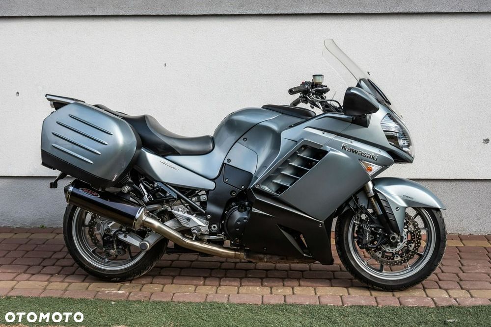 Kawasaki GTR - 3