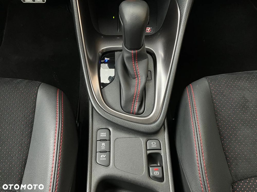 Toyota Yaris Hybrid 1.5 GR Sport - 34