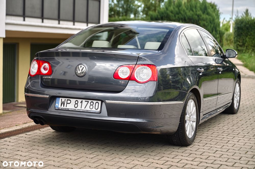 Volkswagen Passat - 18