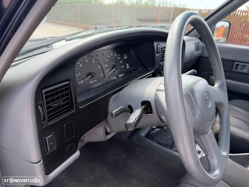 Toyota Hilux 2.4 D LN145LPT Cab Dupla - 35