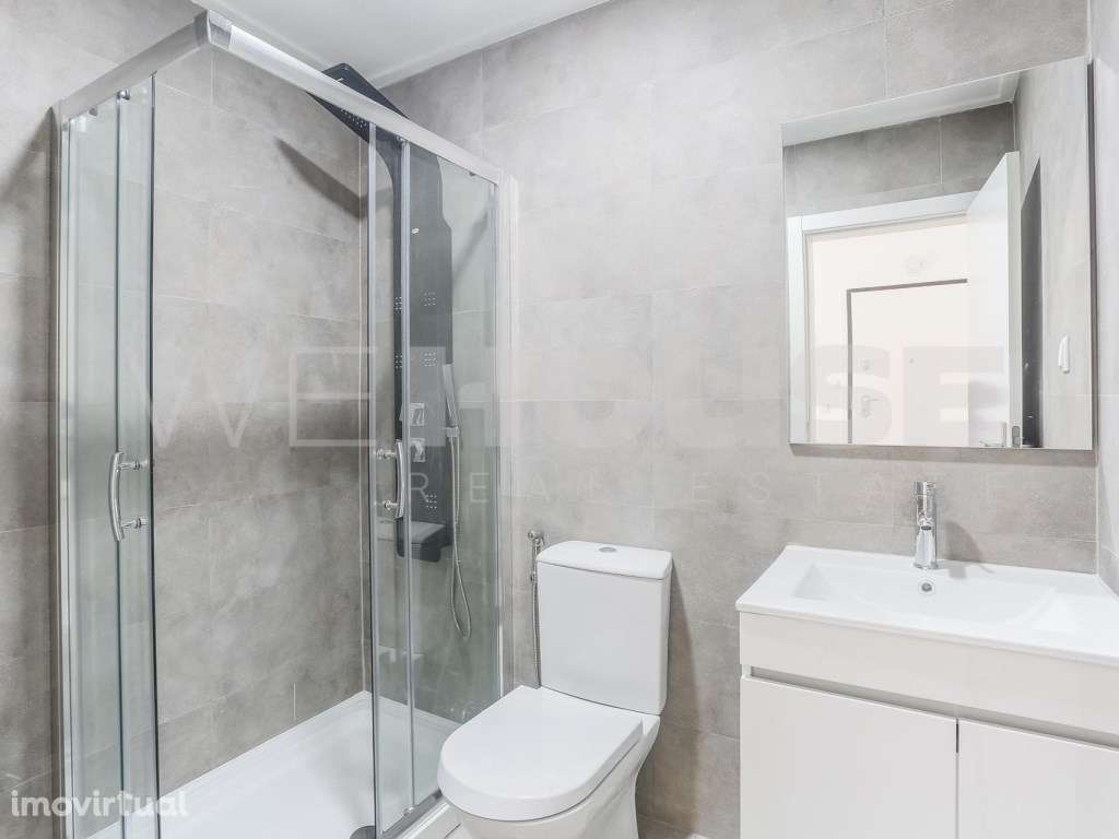 Apartamento T3 em Remodelação Total com Espaço Exterior no Alto do ... - Grande imagem: 2/16