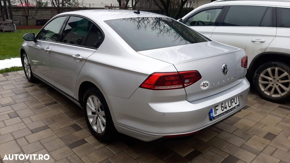 Volkswagen Passat 1.6 TDI DSG Comfortline - 3