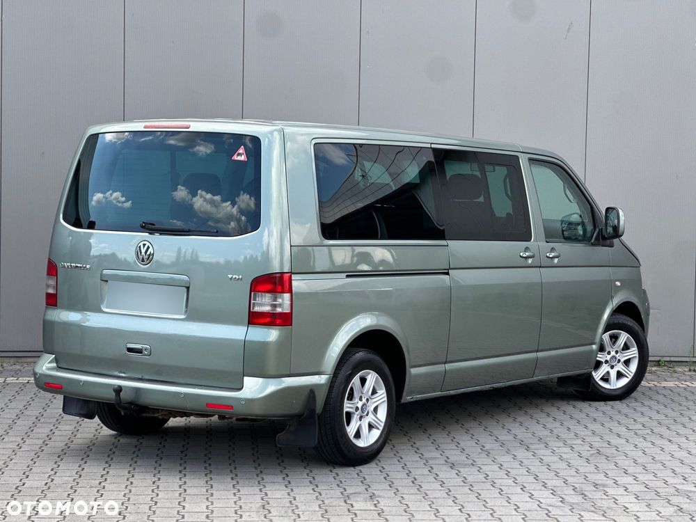 Volkswagen Caravelle - 8