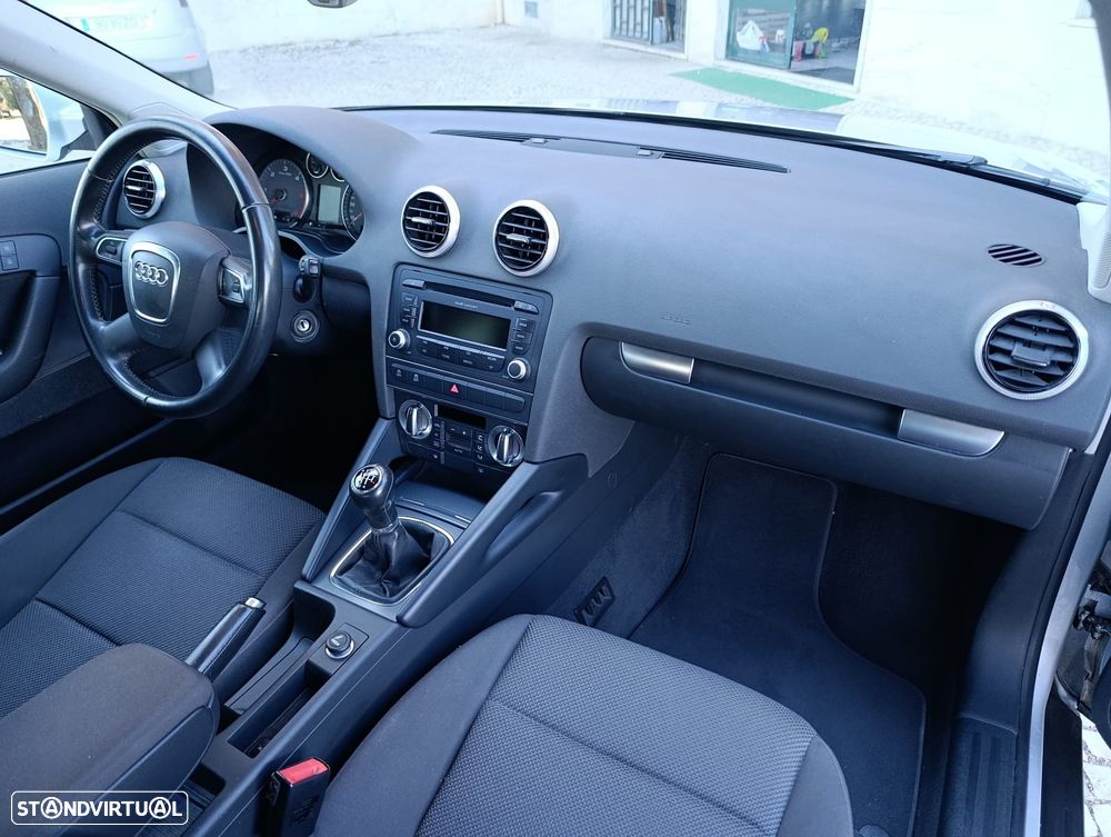 Audi A3 Sportback 1.6 TDI Attraction Special Edition - 10