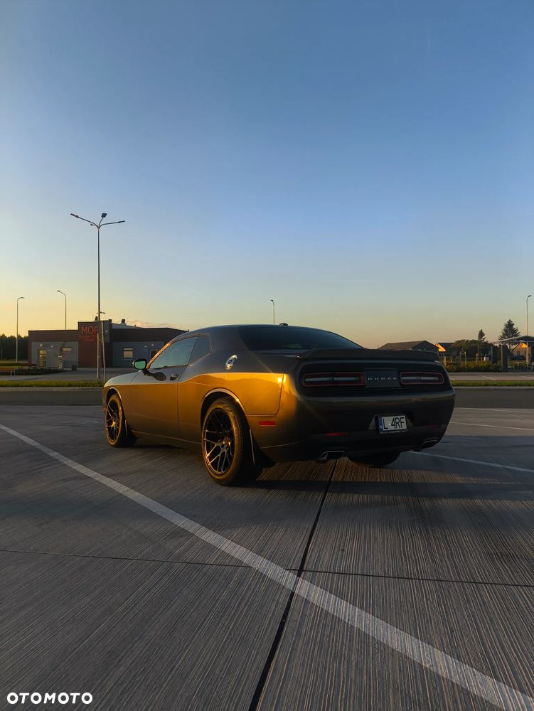 Dodge Challenger - 22