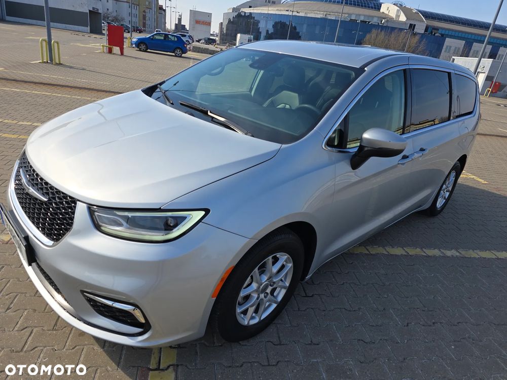 Chrysler Pacifica - 2