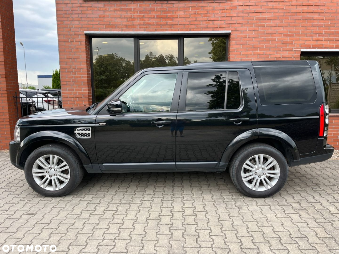 Land Rover Discovery - 25