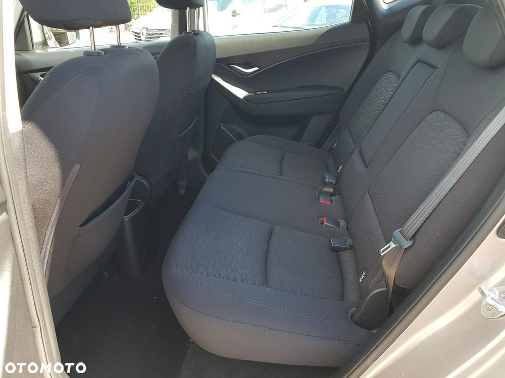 Hyundai ix20 1.6 Comfort - 11