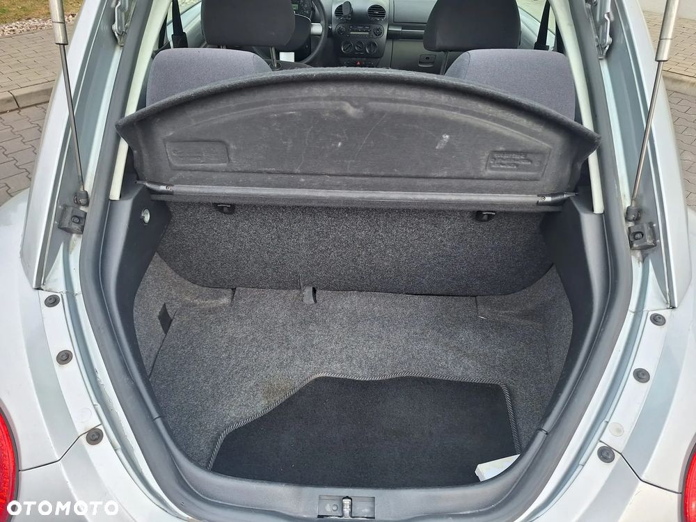 Volkswagen New Beetle 2.0 - 28