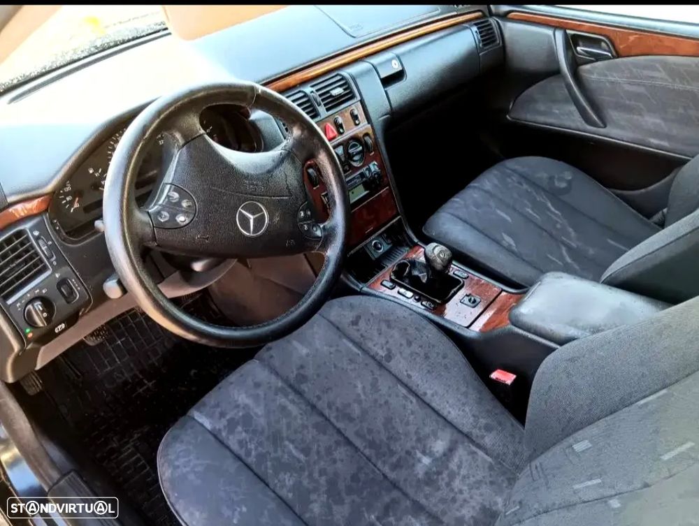 Mercedes-Benz E 220 CDI Avantgarde - 5