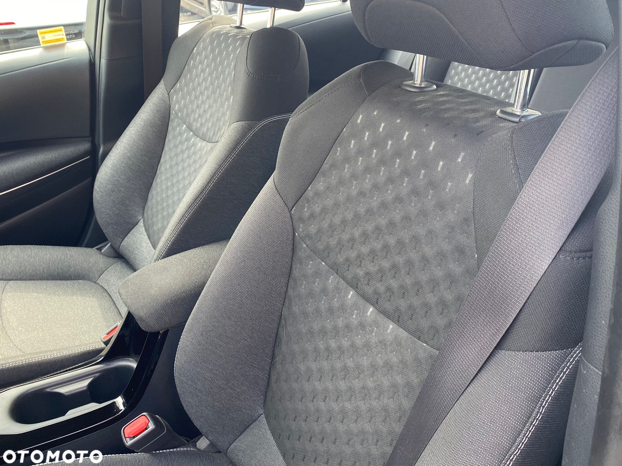 Toyota Corolla 1.8 Hybrid Comfort - 19