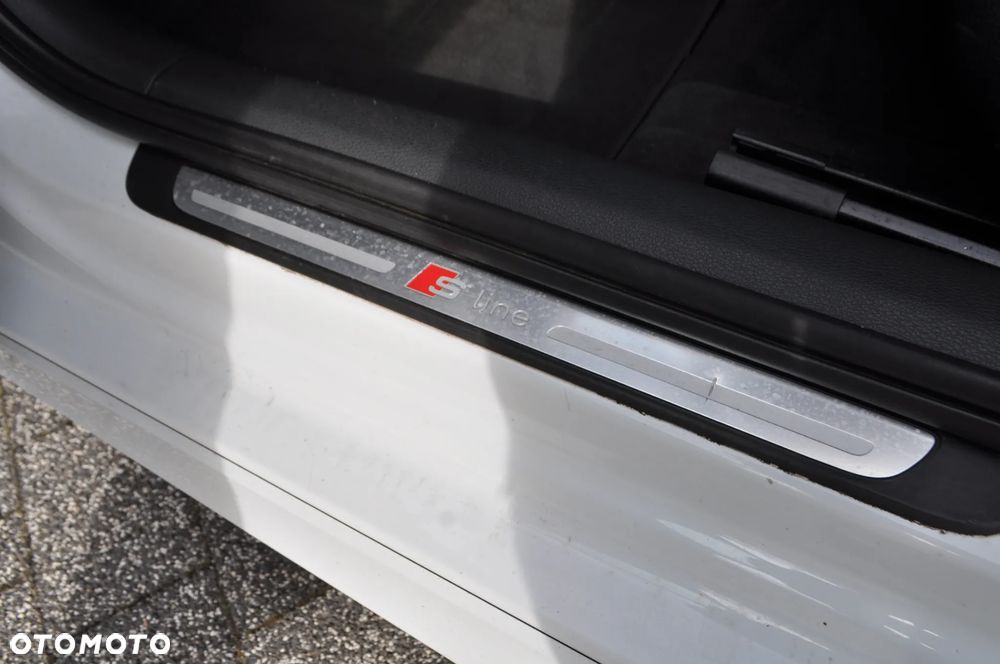 Audi A3 Limousine 2.0 TDI S line Sportpaket - 22