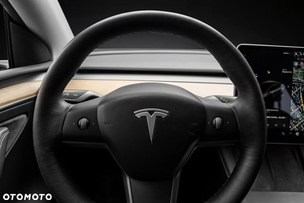 Tesla Model Y Long Range Dual Motor AWD - 7