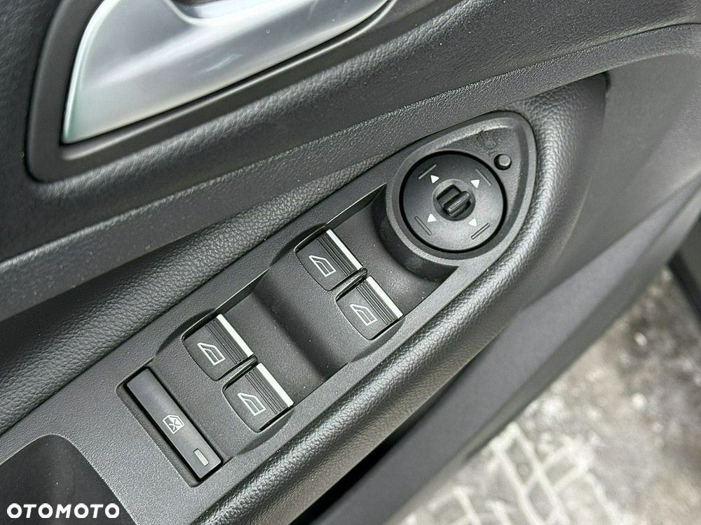Ford Kuga - 8