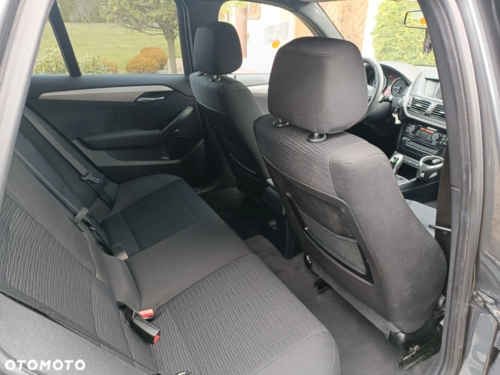 BMW X1 sDrive18d xLine - 13