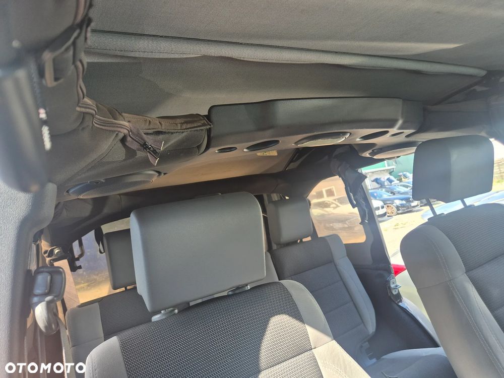 Jeep Wrangler Unlimited 3.8 Sport - 27