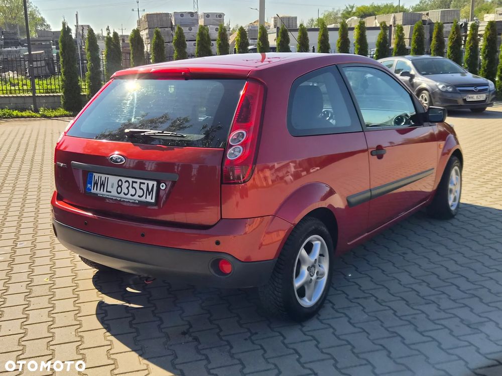 Ford Fiesta 1.3 Ghia - 33