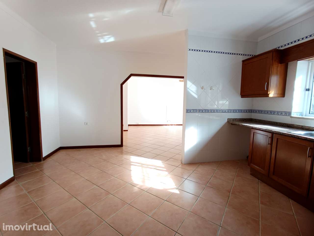 Aluga-se moradia com jardim r/chão T3+1 - Grande imagem: 4/12