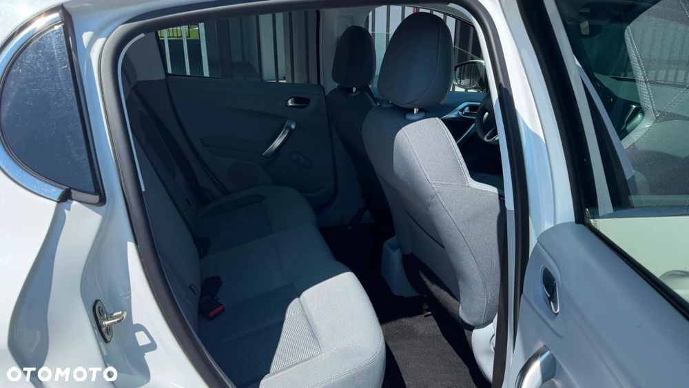 Peugeot 208 - 10