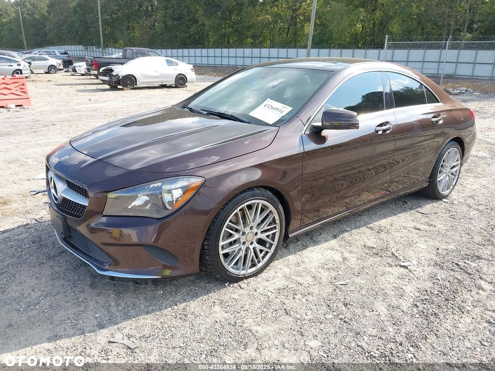 Mercedes-Benz CLA 250 4Matic 7G-DCT - 2