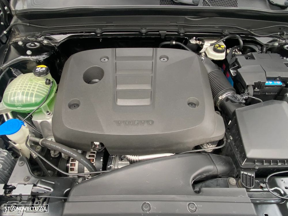 Volvo XC 40 2.0 D3 Momentum Plus Geartronic - 32