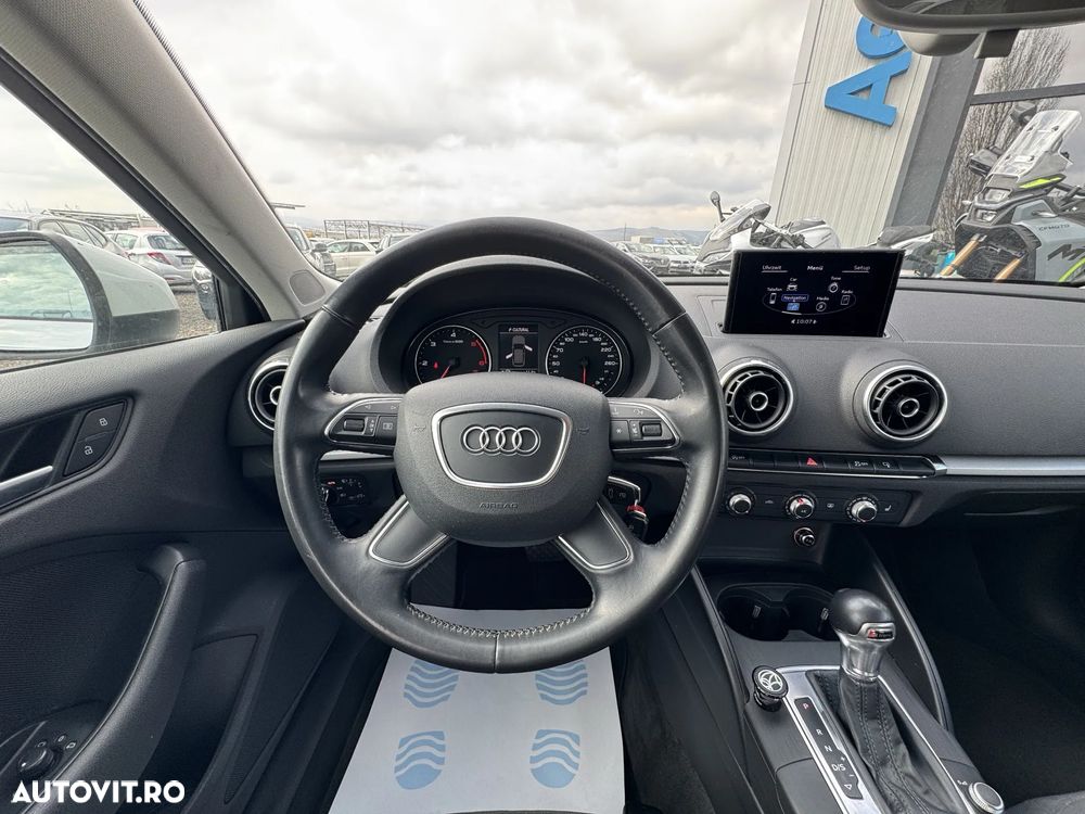 Audi A3 1.6 TDI S tronic Ambiente - 21
