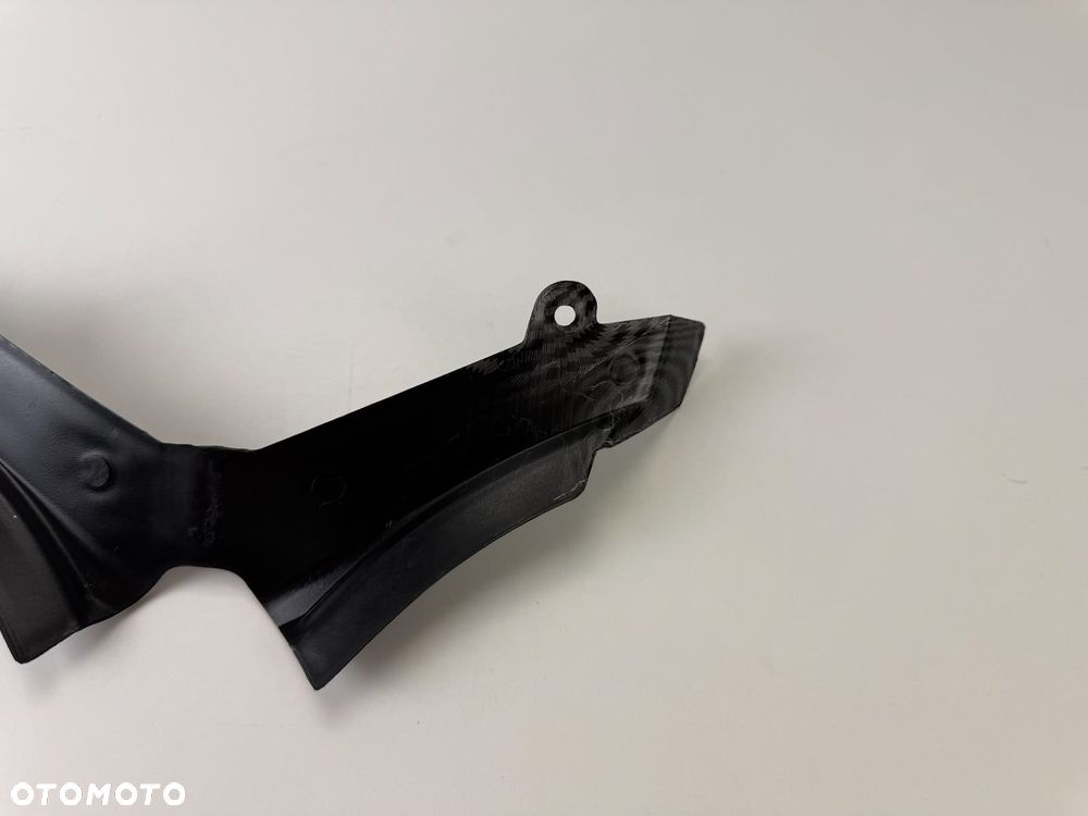 Dolna osłona czaszy Carbon Yamaha MT 125 2020+ - 15
