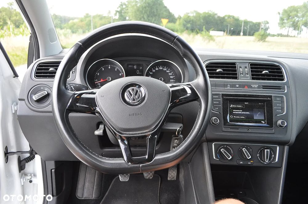 Volkswagen Polo 1.2 TSI BMT Comfortline - 24