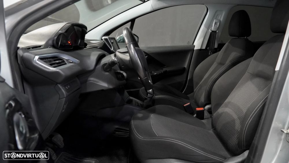 Peugeot 208 1.2 PureTech Style - 12