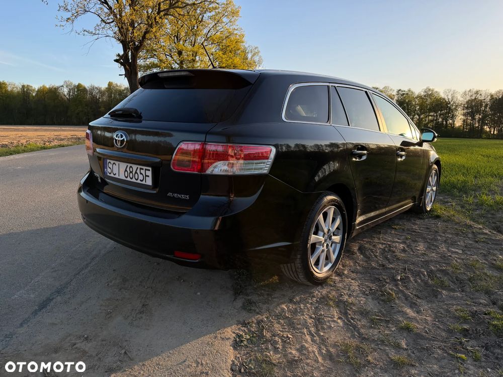 Toyota Avensis 1.8 Premium EU5 - 6