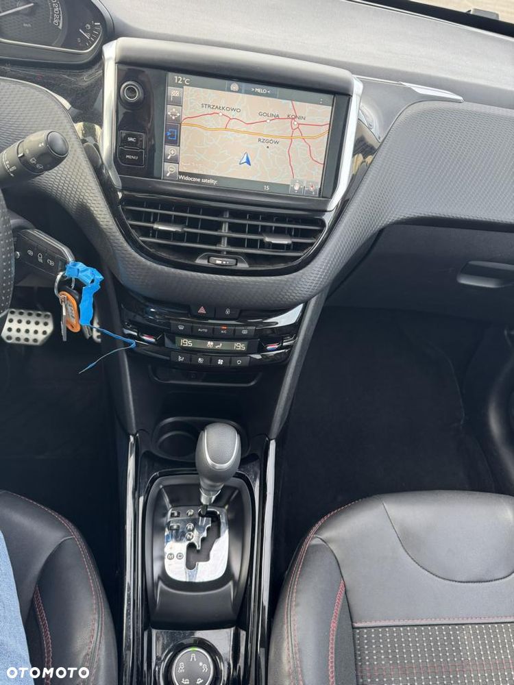 Peugeot 2008 PureTech 110 Stop&Start EAT6 GT-Line Edition - 11