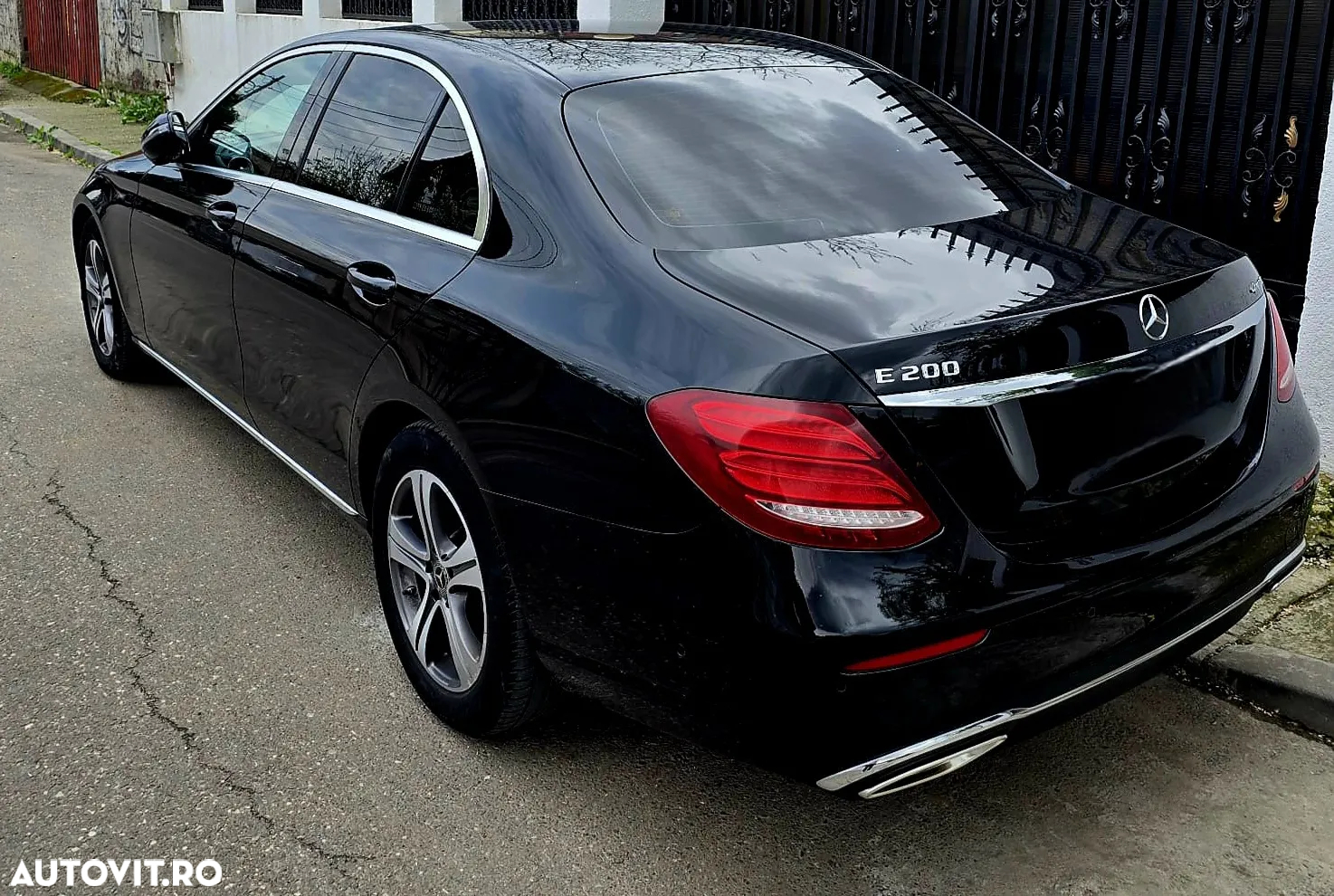 Mercedes-Benz E - 15